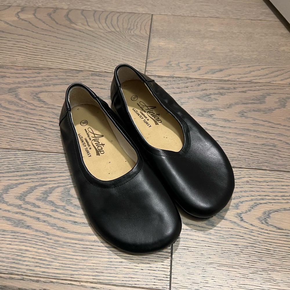 Brand New Never Worn Women’s Black Leather Barefoot Shoes